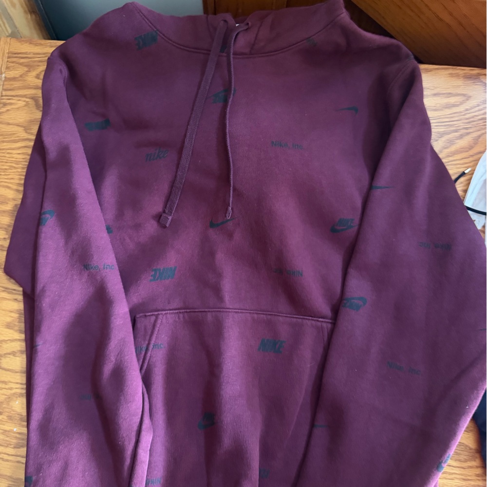 Nike Womens Burgundy Sweatshirt